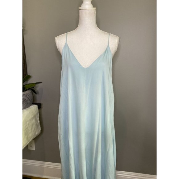 Indah Rain Simple Spaghetti Strap Maxi Dress in Ice Size M/L - Picture 5 of 10